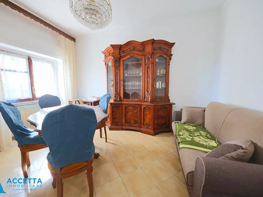 Immagine 12 di Quadrilocale in vendita  in Via della Croce 2 a Taranto