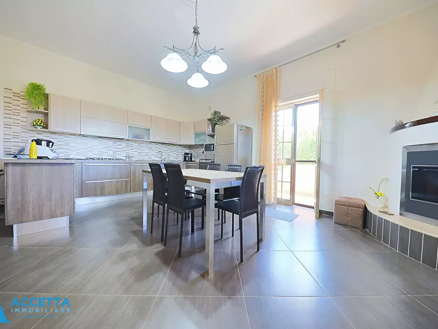 Immagine 15 di Villa in vendita  in Via Fior d'Agave 10 a Taranto