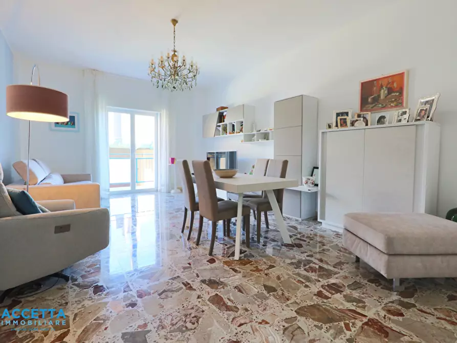 Immagine 21 di Trilocale in vendita  in Via Istria 30 a Taranto