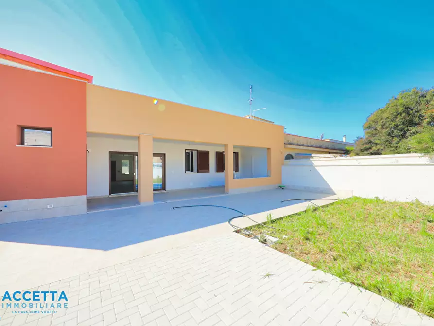 Immagine 3 di Villa in vendita  in Via Lorenzo il Magnifico a Taranto