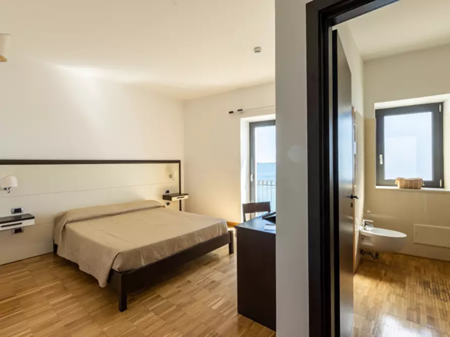 Immagine 4 di Bed & Breakfast in vendita  in Via Giovanni Paisiello 56 a Taranto