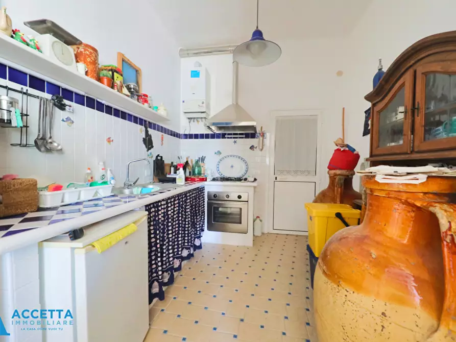 Immagine 14 di Villa in vendita  in Via Delfini 55 a Taranto