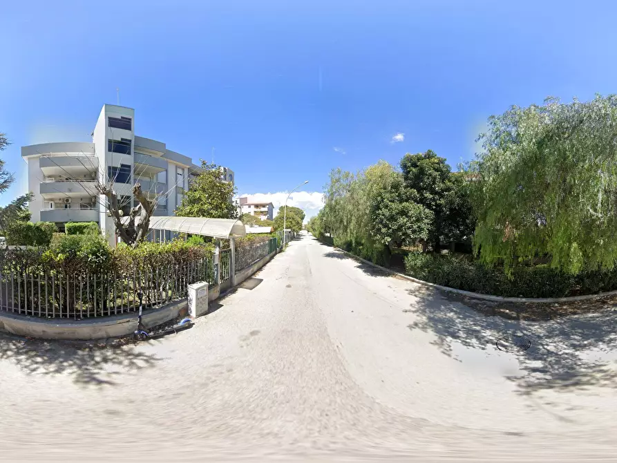 Immagine 26 di Trilocale in vendita  in Via Lago di Lugano 24 a Taranto