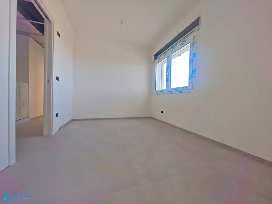 Immagine 18 di Villa in vendita  in Via Azalee a Taranto