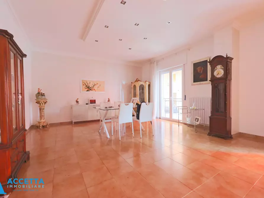 Immagine 4 di Trilocale in vendita  in Via Lupoli 1 a Taranto