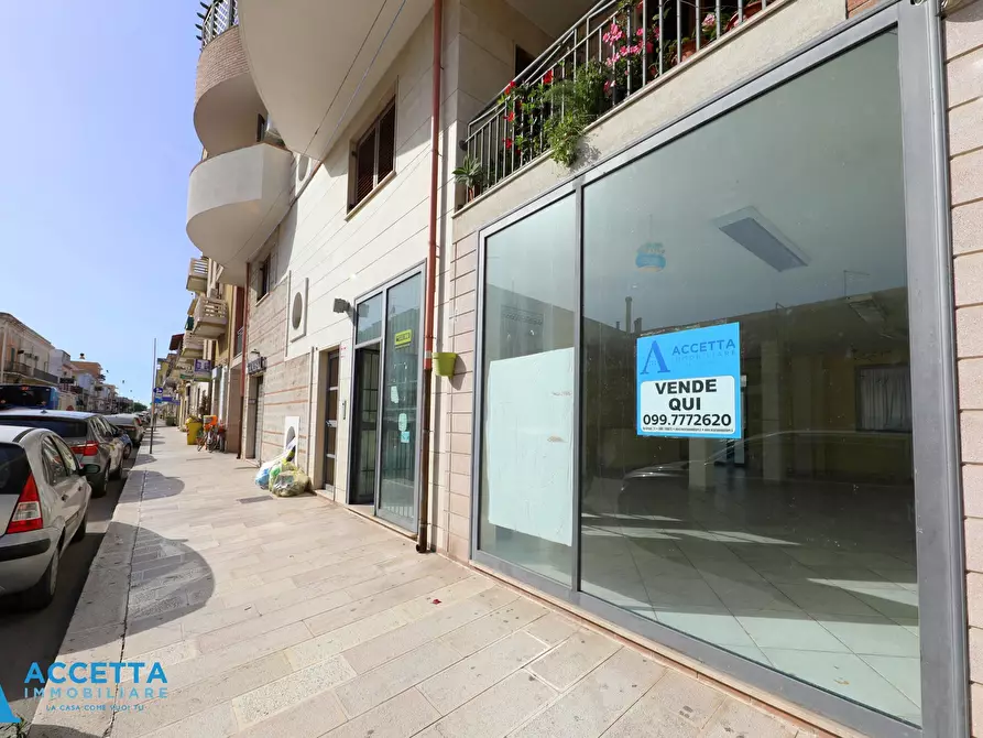 Immagine 18 di Locale commerciale in affitto  in Corso Vittorio Emanuele II 196 a Taranto