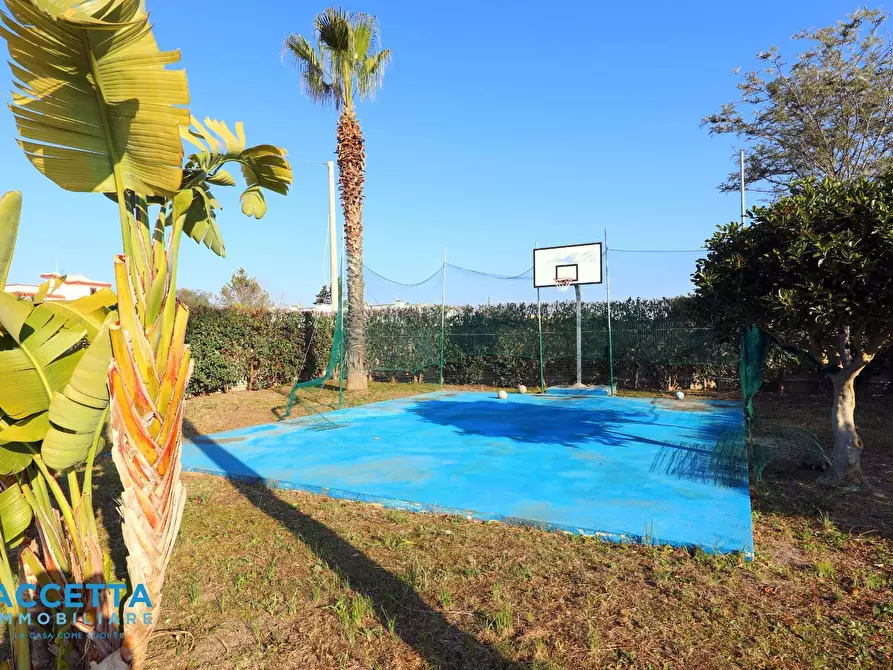 Immagine 33 di Villa in vendita  in via Sequoie a Leporano