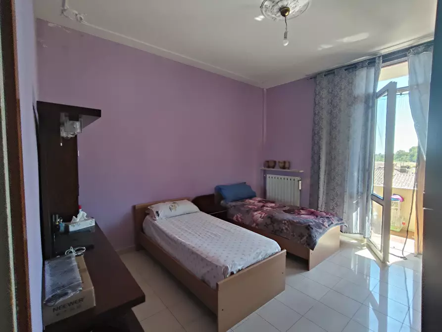 Immagine 14 di Trilocale in vendita  in Via Roma a Pieve Porto Morone