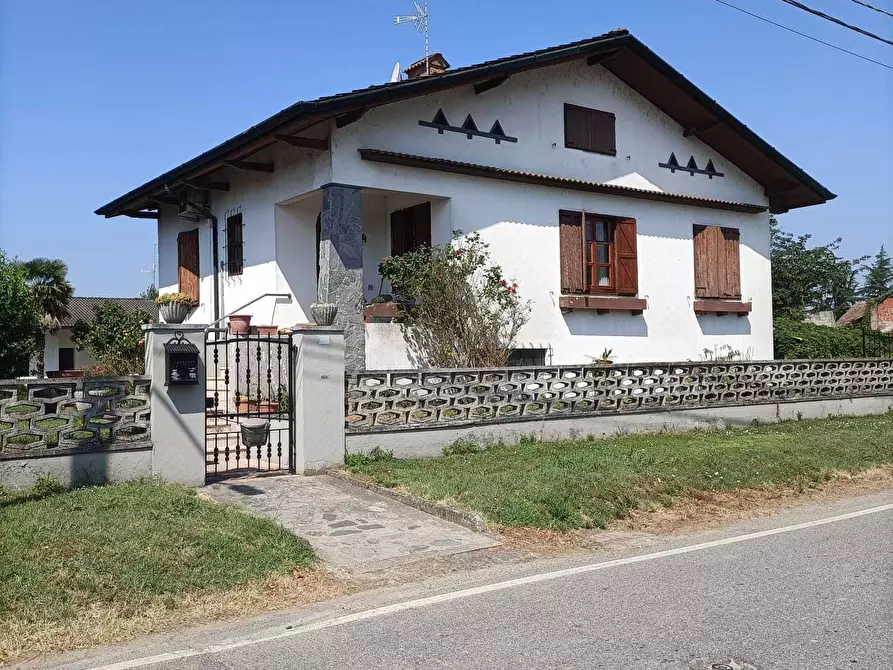 Immagine 3 di Casa indipendente in vendita  in Via Monticelli a Badia Pavese