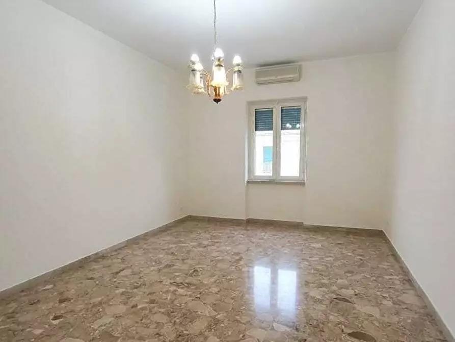Immagine 9 di Trilocale in vendita  in Via Avegno a Roma