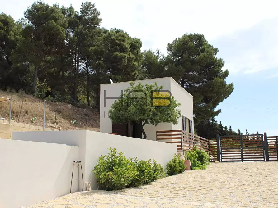 Immagine 1 di Casa indipendente in affitto  a Erice