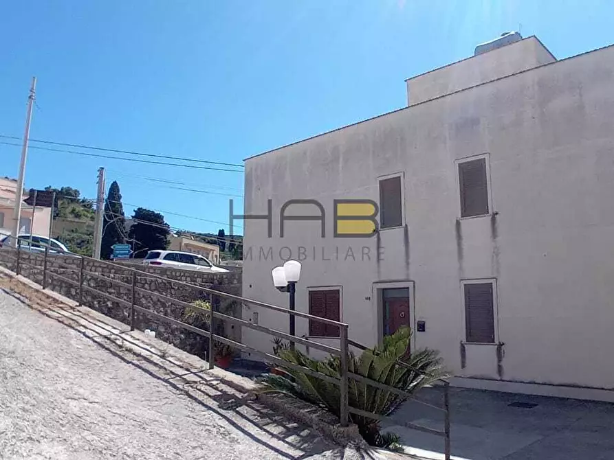 Immagine 1 di Casa indipendente in vendita  in Via Simone Catalano a Valderice