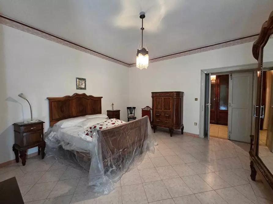 Immagine 8 di Bilocale in vendita  in Piazza Umberto I 11 a Montecorvino Rovella