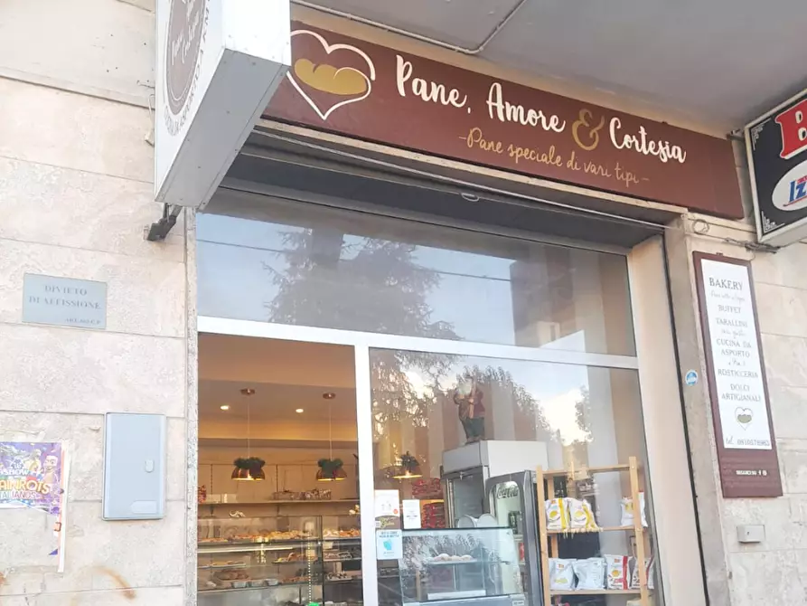 Immagine 1 di Attività commerciale in vendita  in Via martiri d'ungheria a Scafati