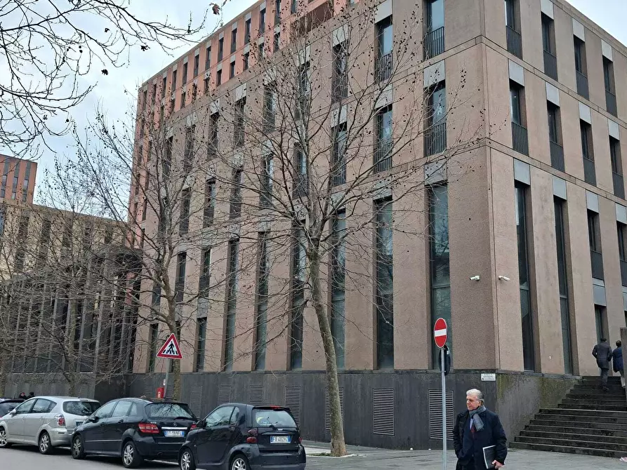 Immagine 6 di Locale commerciale in vendita  in Via Luigi Guercio 147 a Salerno