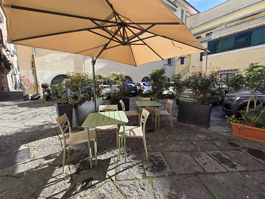 Immagine 13 di Attività commerciale in vendita  in Vicolo Piantanova 3 a Salerno