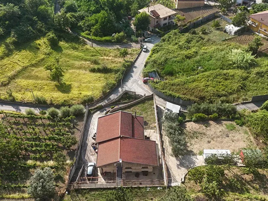 Immagine 10 di Villa in vendita  in Via Casa rocco giovi 11 A a Salerno