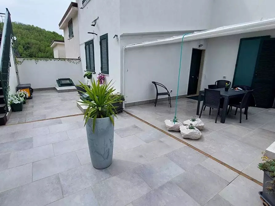 Immagine 26 di Villetta a schiera in vendita  in Via Parrocchia 33 a Baronissi