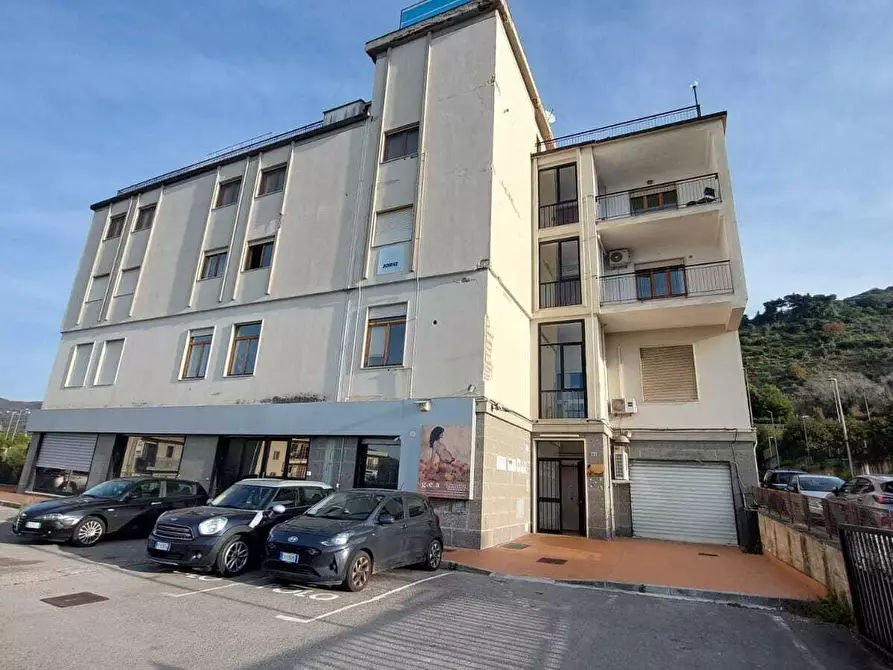 Immagine 4 di Ufficio in vendita  in Via Sabato Visco 24a a Salerno