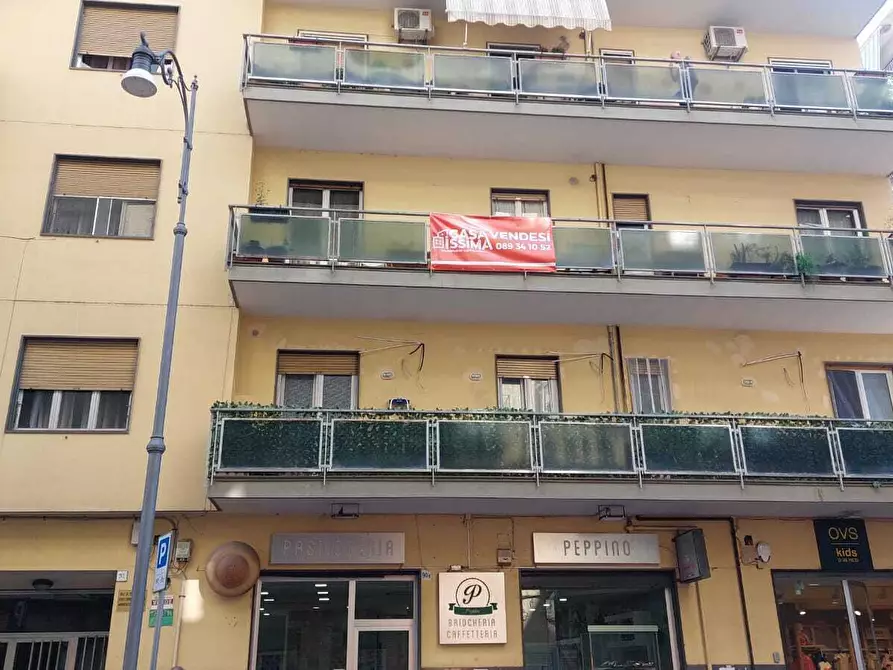 Immagine 9 di Trilocale in vendita  in Via Trento 92 a Salerno
