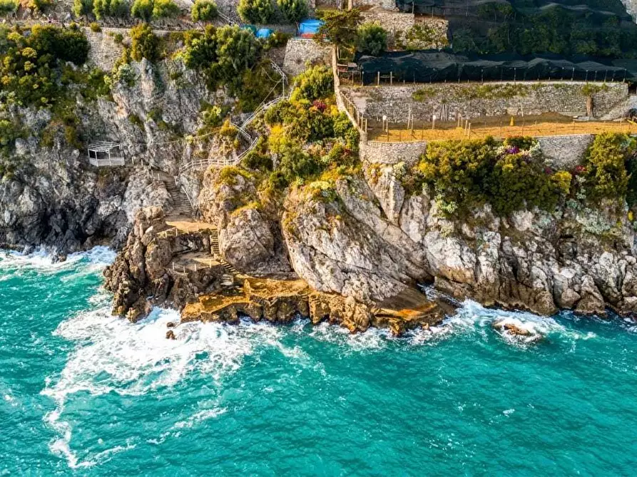 Immagine 3 di Trilocale in vendita  in Via Mauro Comite 7 a Amalfi