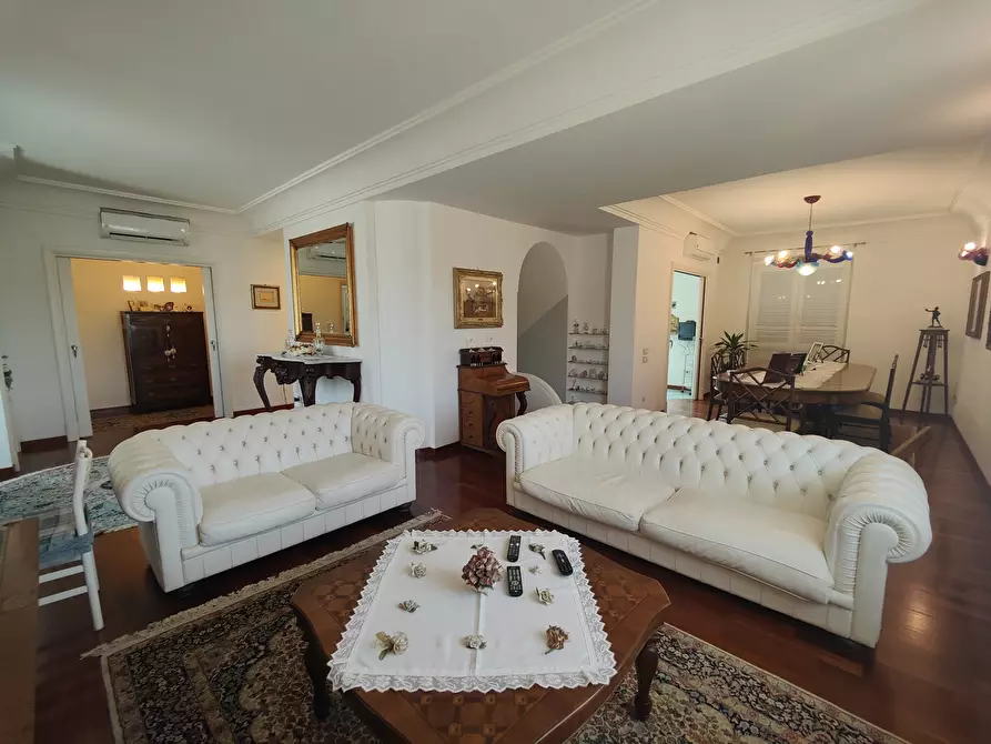 Immagine 18 di Villa in vendita  in Via Casa rocco giovi 11 A a Salerno