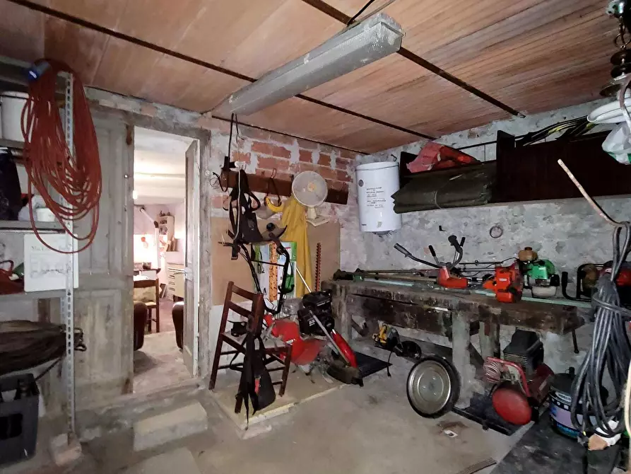 Immagine 77 di Pentalocale in vendita  in Via Campi 7 a Serra Riccò