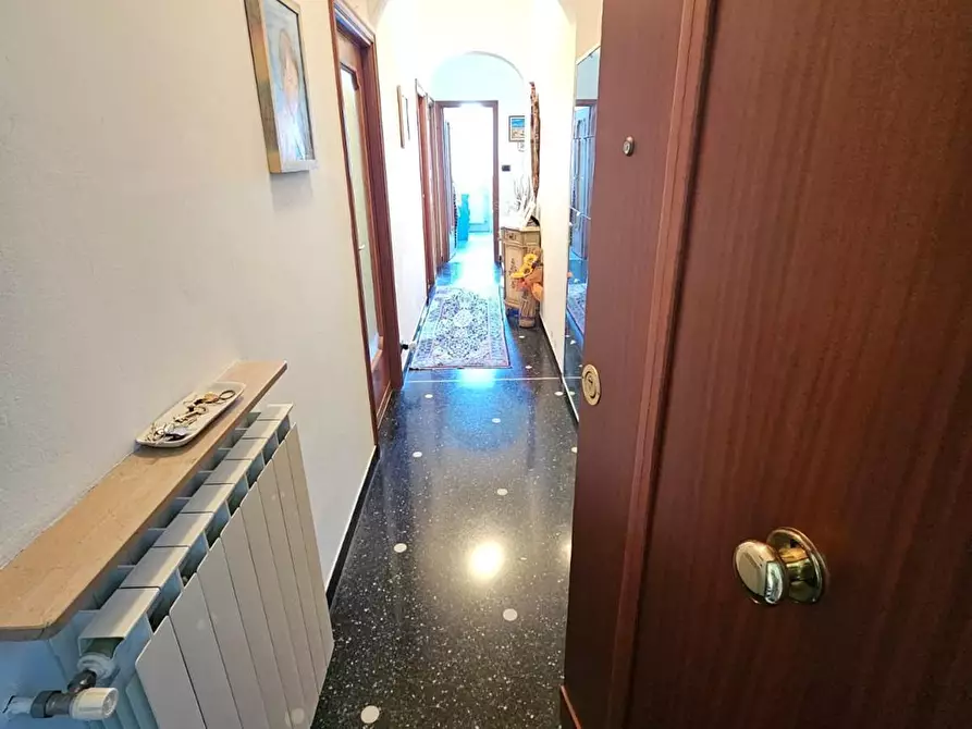Immagine 2 di Quadrilocale in vendita  in Via Campomorone 105 a Genova