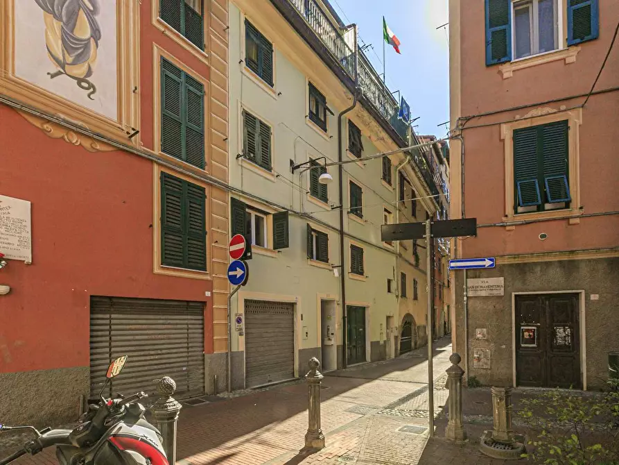 Immagine 33 di Quadrilocale in vendita  in Via Beata Chiara 13 a Genova