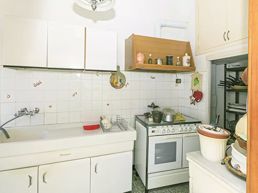 Immagine 28 di Pentalocale in vendita  in Via Primo Cavallieri 55 a Campomorone