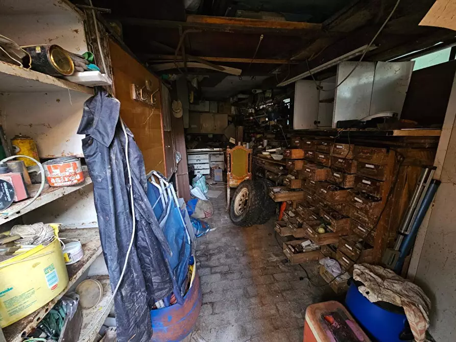 Immagine 38 di Bilocale in vendita  in Via campomorone 93 a Genova