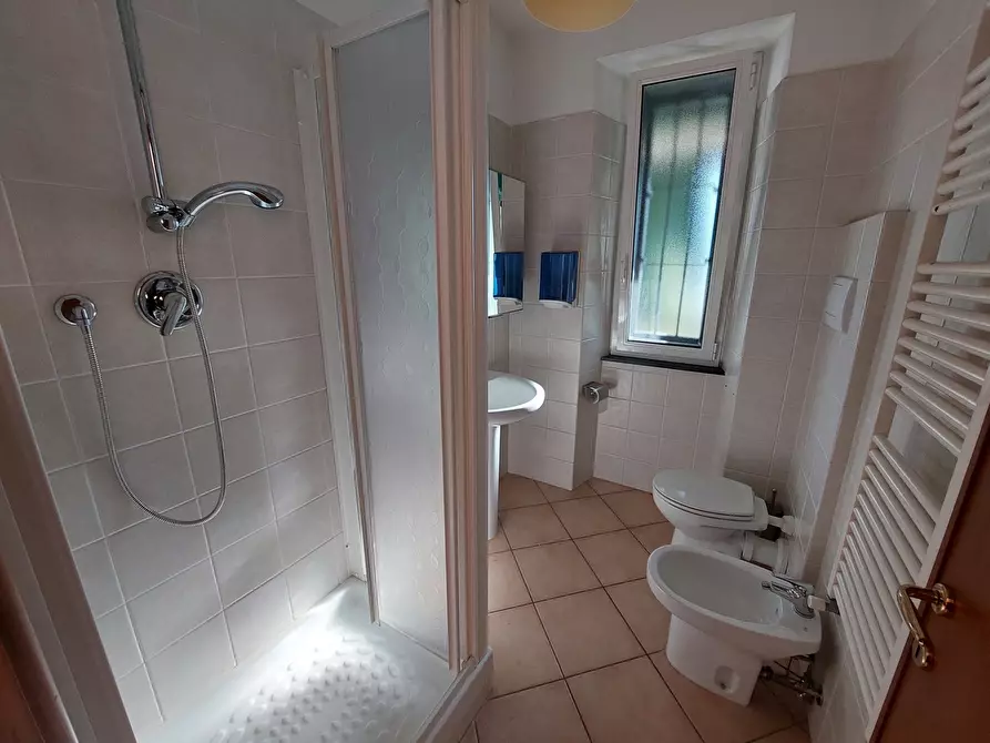 Immagine 9 di Ufficio in affitto  a Campomorone