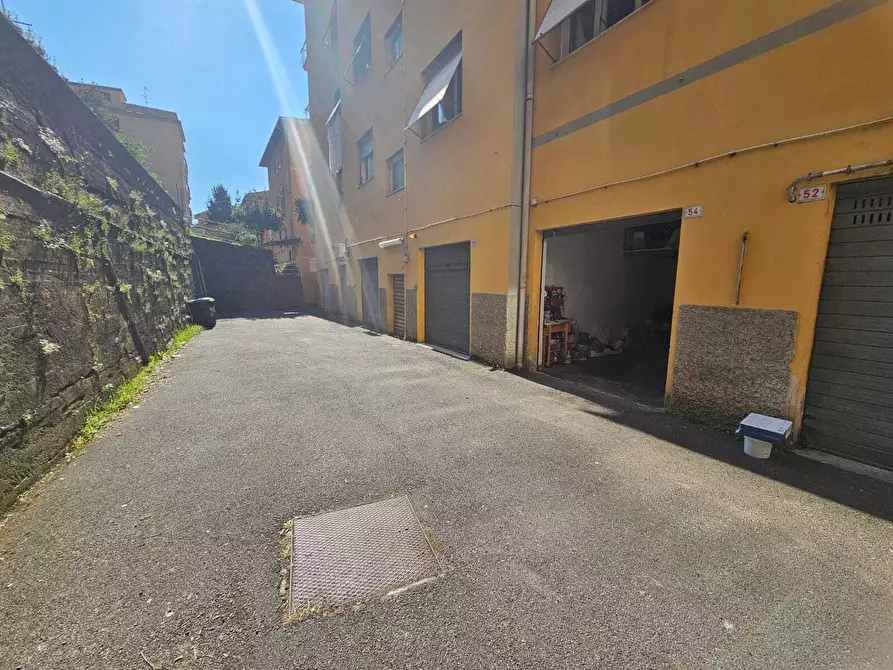 Immagine 10 di Garage in vendita  in Via Alcide De Gasperi 16 a Campomorone