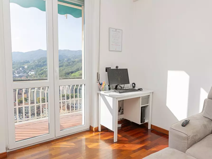 Immagine 11 di Bilocale in vendita  in Via Fratelli Gazzo a Genova