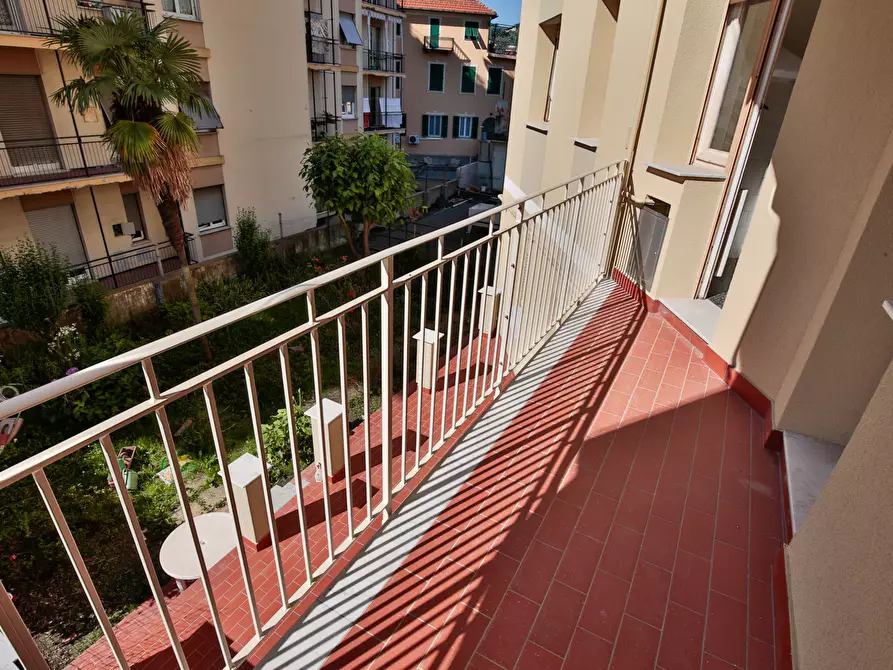 Immagine 14 di Pentalocale in vendita  in Via Paolo Anfossi 68c a Genova