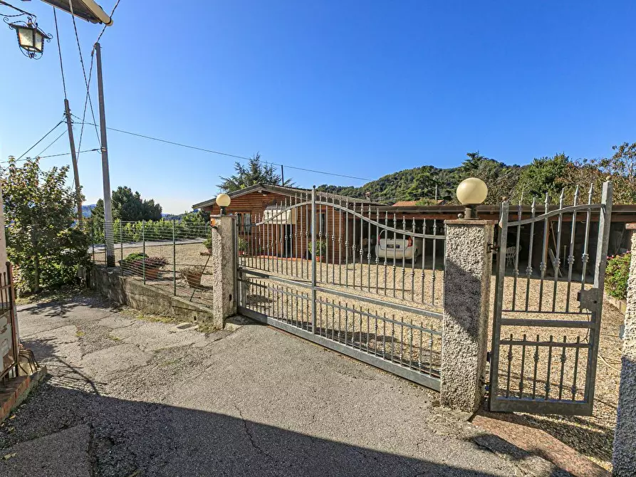 Immagine 81 di Pentalocale in vendita  in Via Costigliolo a Mignanego