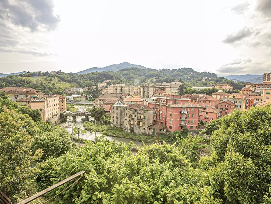 Immagine 22 di Bilocale in vendita  in Salita Castrofino a Genova
