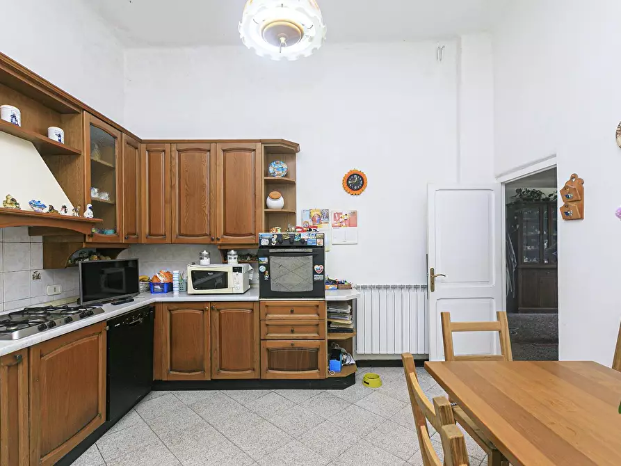 Immagine 8 di Pentalocale in vendita  in Via Val Sugana 9 a Genova