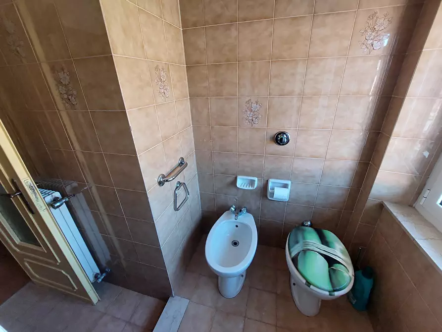 Immagine 27 di Bilocale in vendita  a Genova