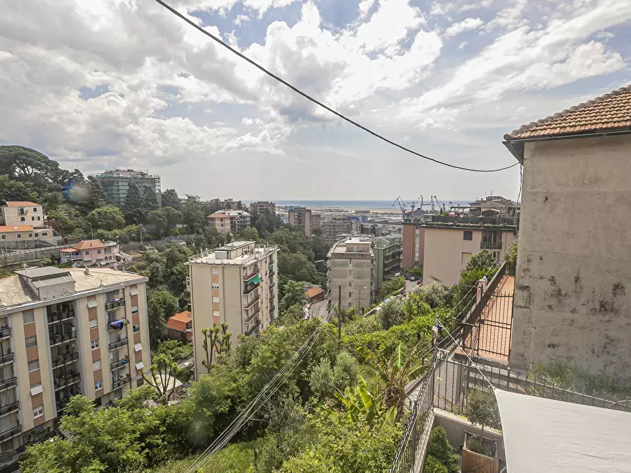 Immagine 12 di Trilocale in vendita  in Via Sant'Alberto 60 a Genova
