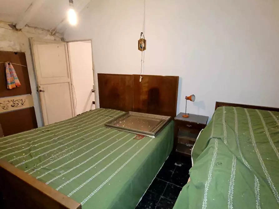 Immagine 67 di Pentalocale in vendita  in Via Campi 7 a Serra Riccò