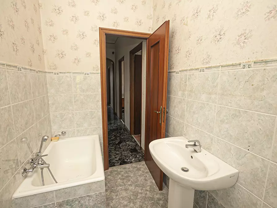 Immagine 21 di Pentalocale in vendita  in via Brodolini 13 a Sant'olcese