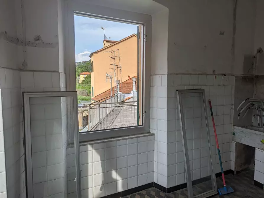 Immagine 13 di Bilocale in vendita  in Via Beata Chiara 18 a Genova