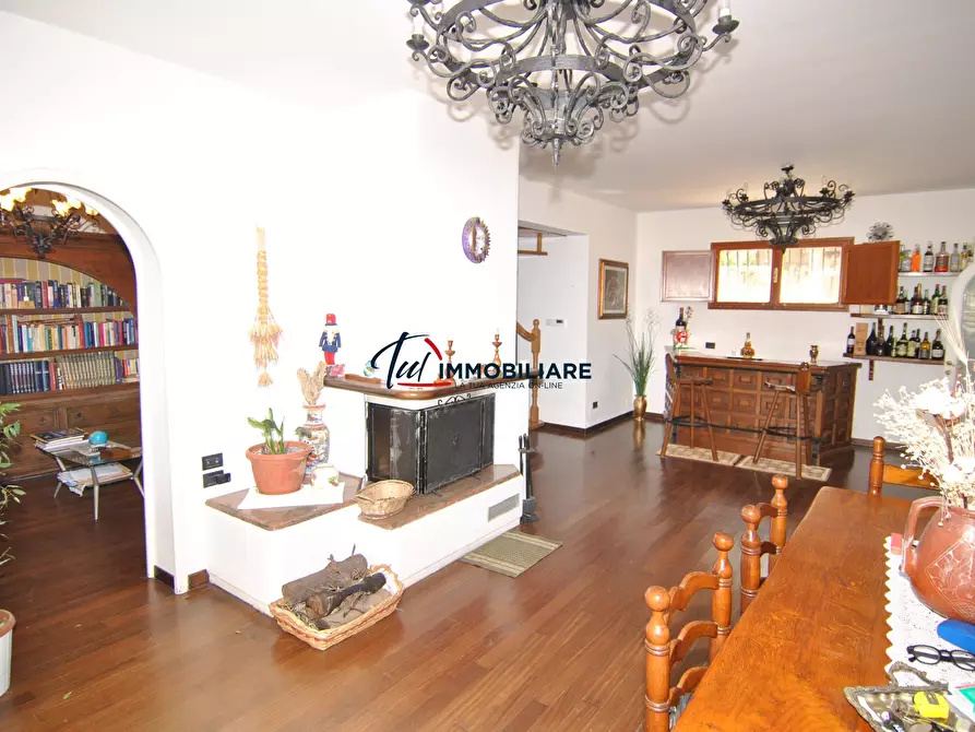 Immagine 38 di Villa in vendita  in Via Kaiser Parodi 15 a Livorno