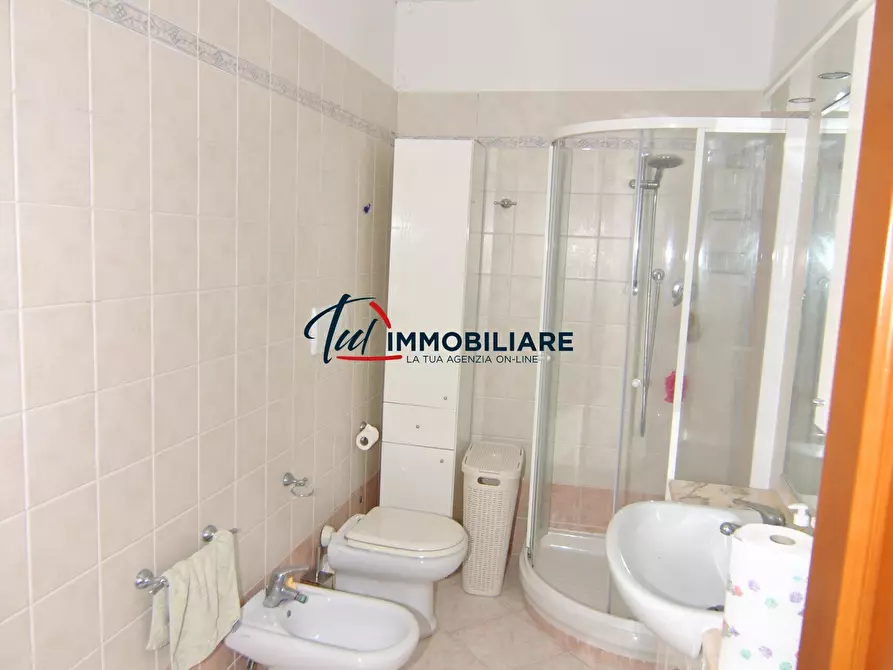 Immagine 12 di Trilocale in vendita  in Piazza Gavi 5 a Livorno