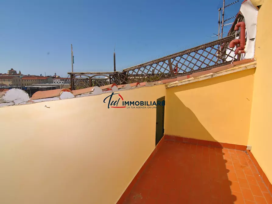 Immagine 1 di Attico in vendita  in Via della Cinta Esterna 16 a Livorno