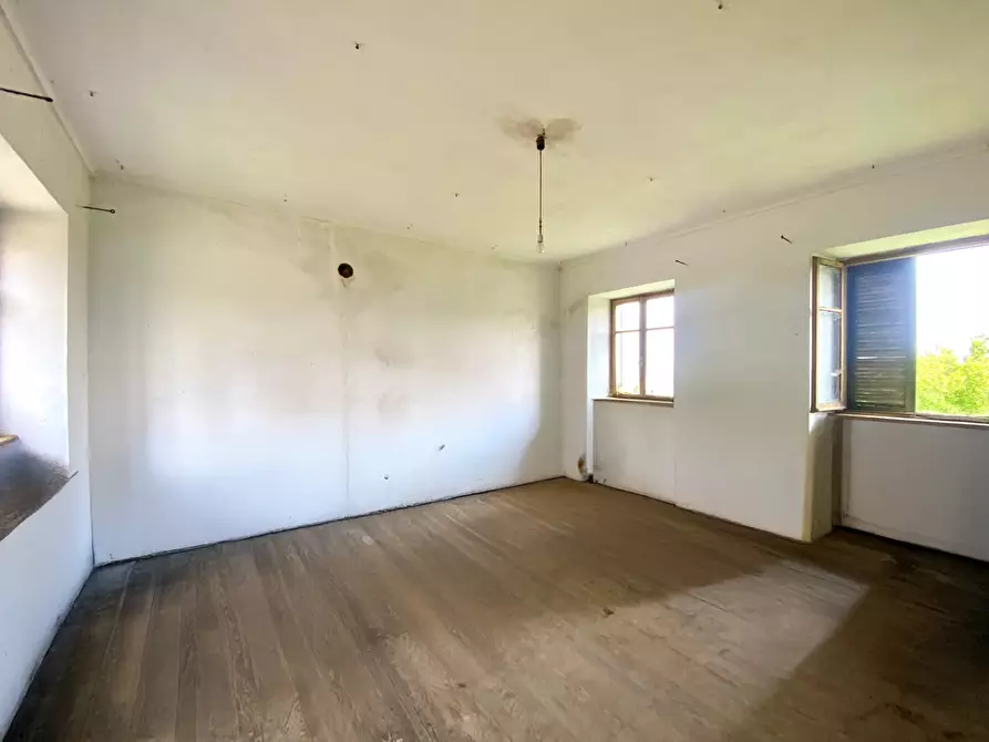 Immagine 31 di Rustico / casale in vendita  in Frazione Villa 8 a Serravalle Langhe