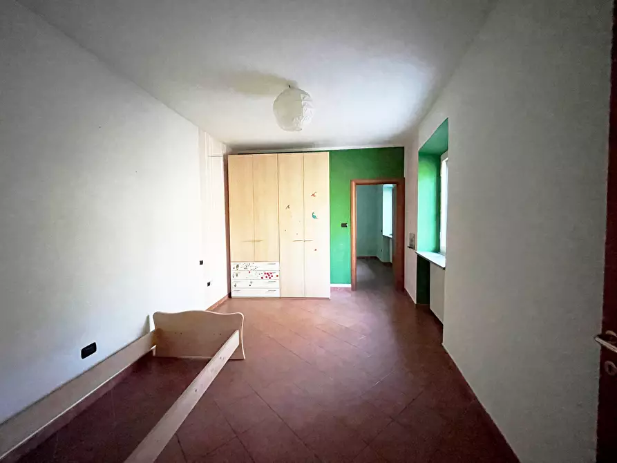 Immagine 9 di Quadrilocale in vendita  in Località Borgonuovo B 69 a Monchiero