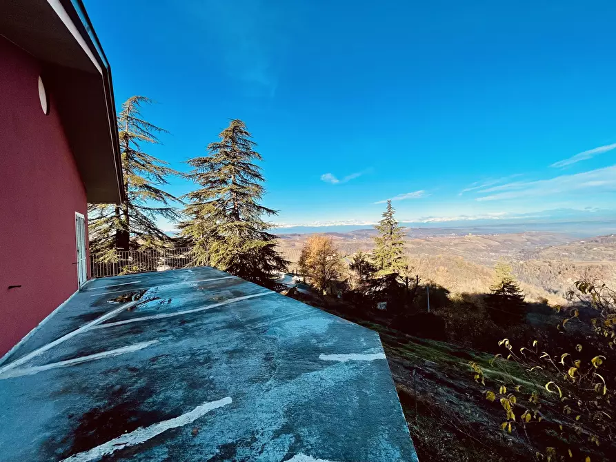 Immagine 2 di Villa in vendita  in Località Cerreta 1 a Roddino