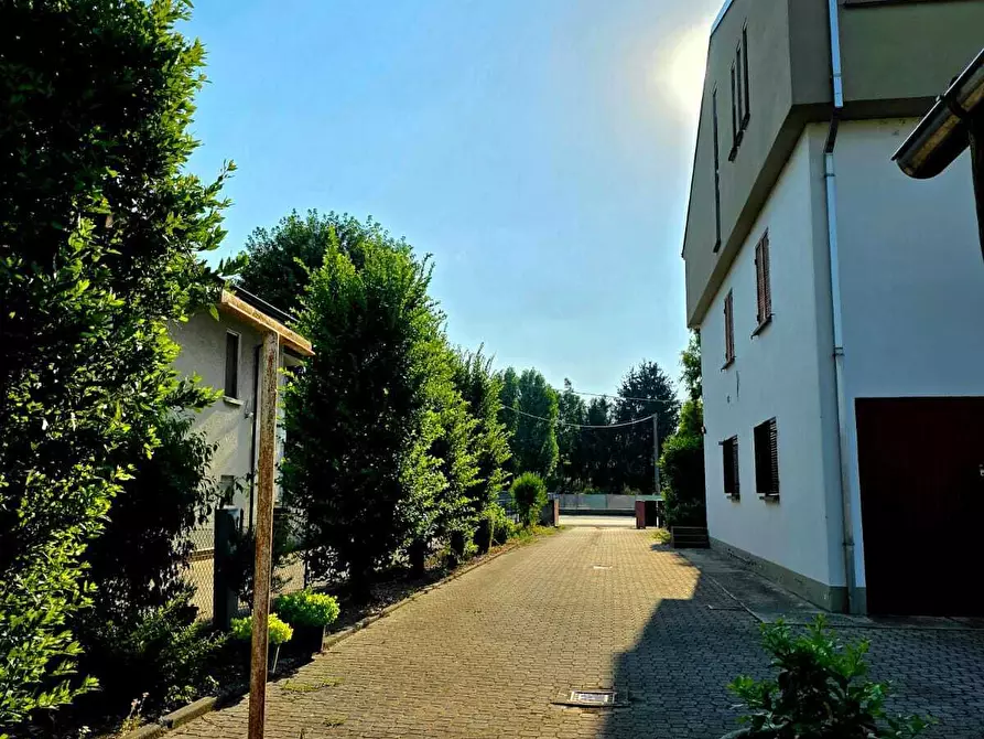 Immagine 7 di Porzione di casa in vendita  in Via Provinciale 23 a Sissa Trecasali